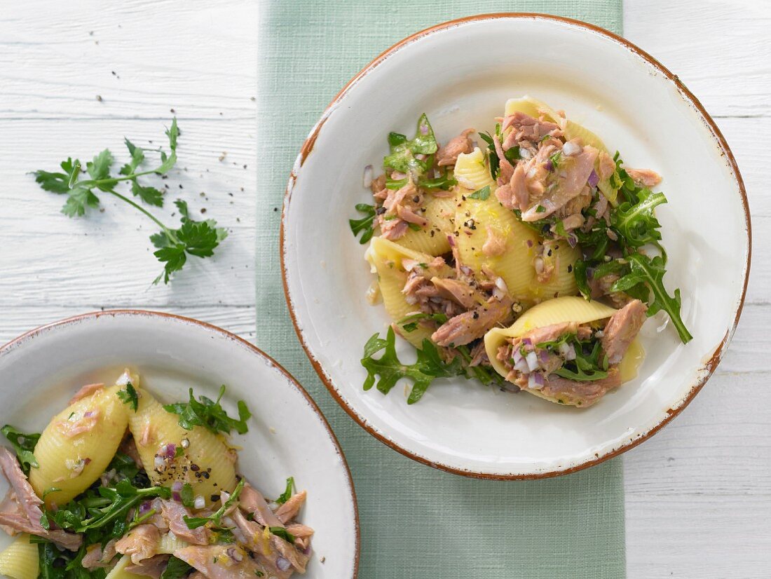 Thunfisch-Zitronenpasta mit Rucola