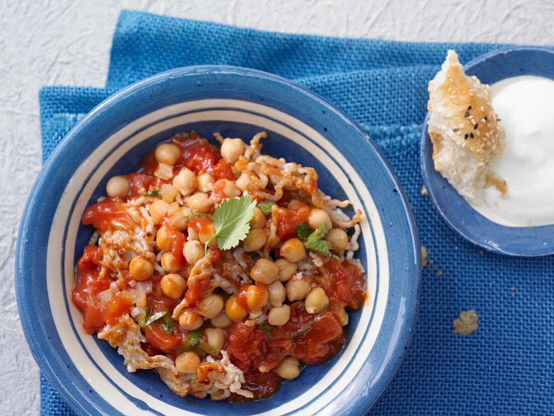 Oriental turkey chili with chick peas and tomatoes