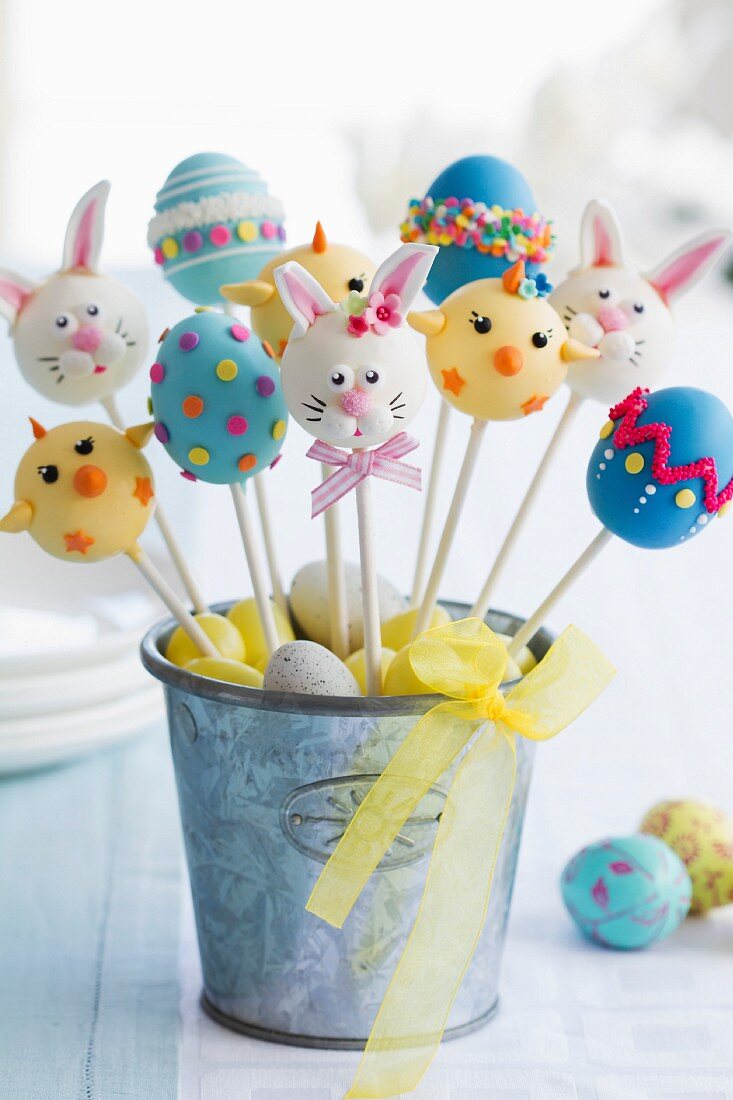 Cake pops for an Easter party