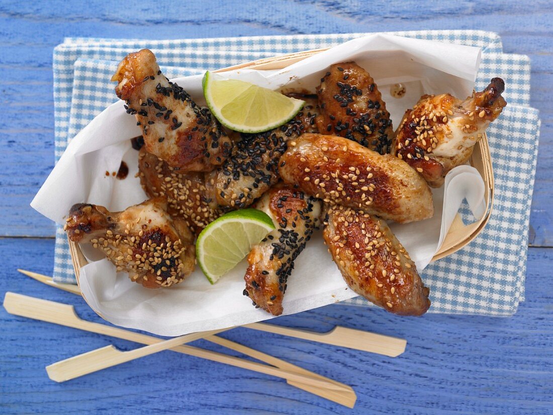 Crispy chicken wings with toasted sesame seeds