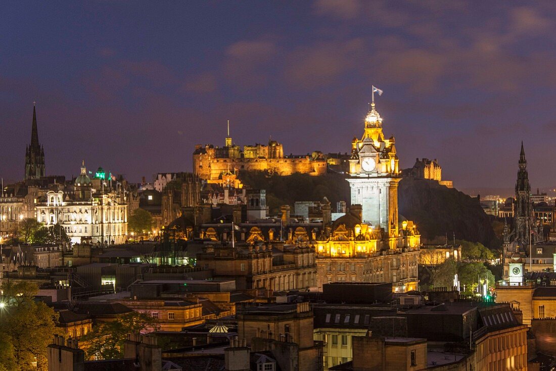 The view of the castle and the Scotland Monument viewed from the left from Calton Hill in Glasgow, Scotland