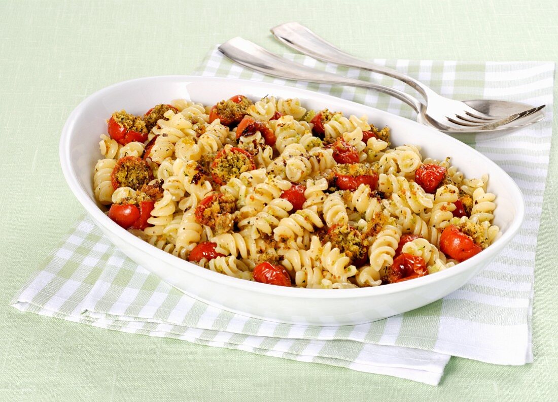 Fusilli with gratinated cherry tomatoes