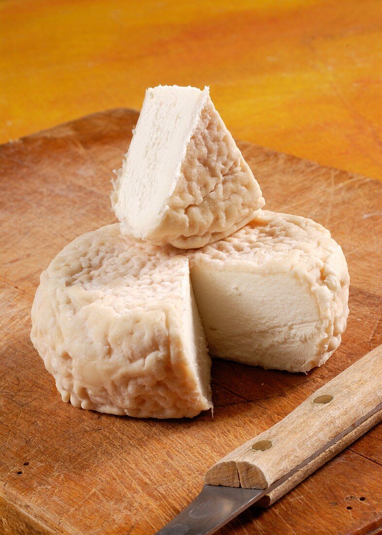 Robiola di Roccaverano (Italian goats' cheese)