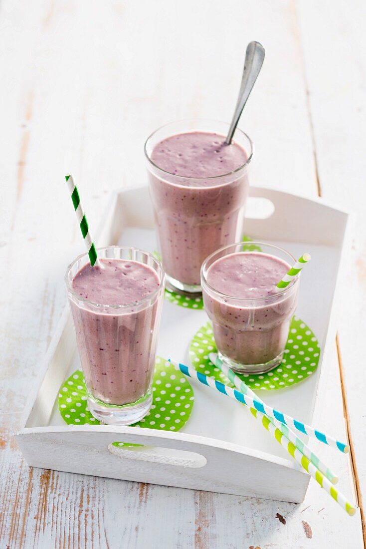 Avocado and cherry smoothies