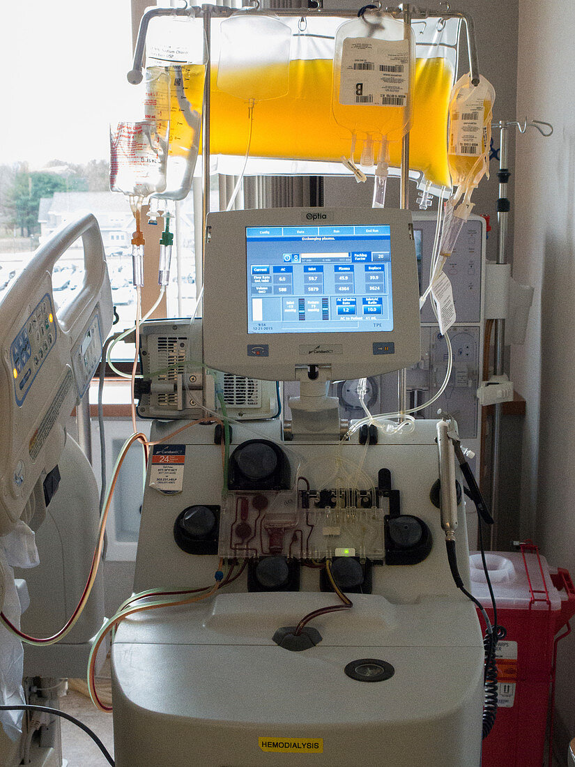 Plasmapheresis machine in use