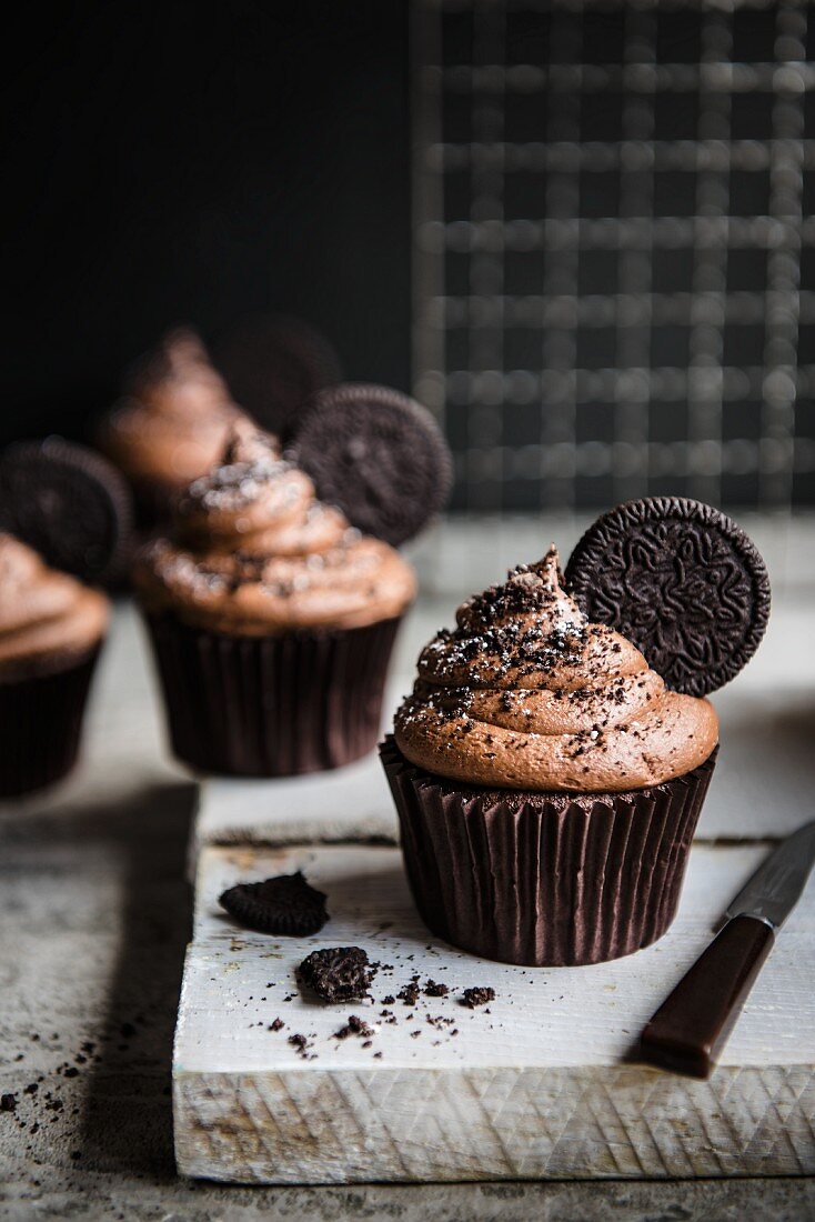 Chocolate cupcakes with Oreo cookies