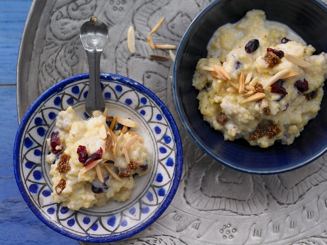 Süsse Hirse auf orientalische Art mit Cranberries und Mandeln