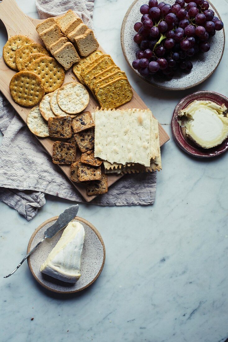 Cheese, crackers and grapes