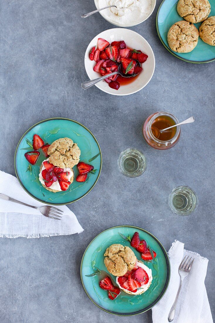 Scones with ricotta, strawberries, honey and tarragon