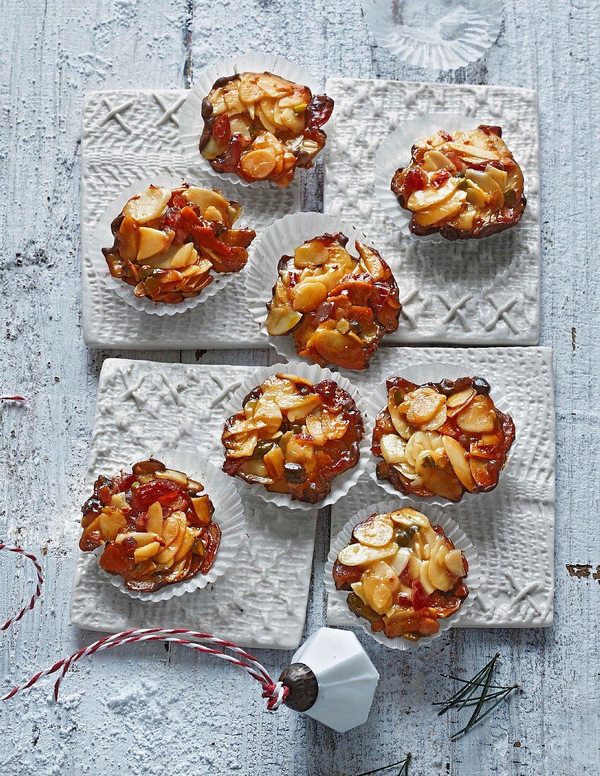 Classic Christmas biscuits: Florentines