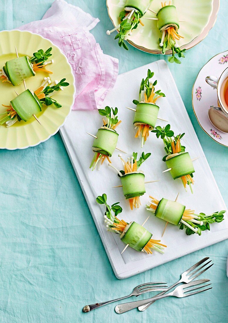 Cucumber rolls with herbed cream cheese