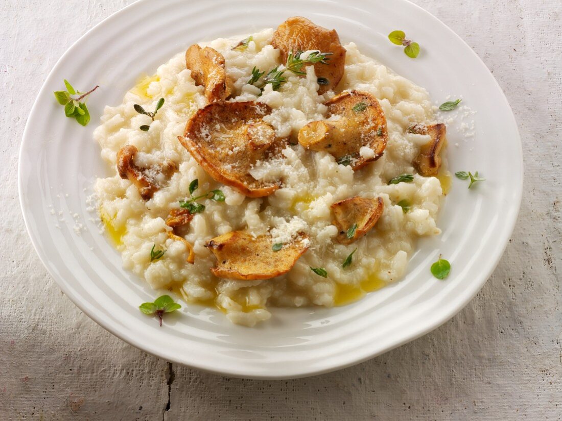 Risotto with hedgehog mushrooms, herbs and Parmesan