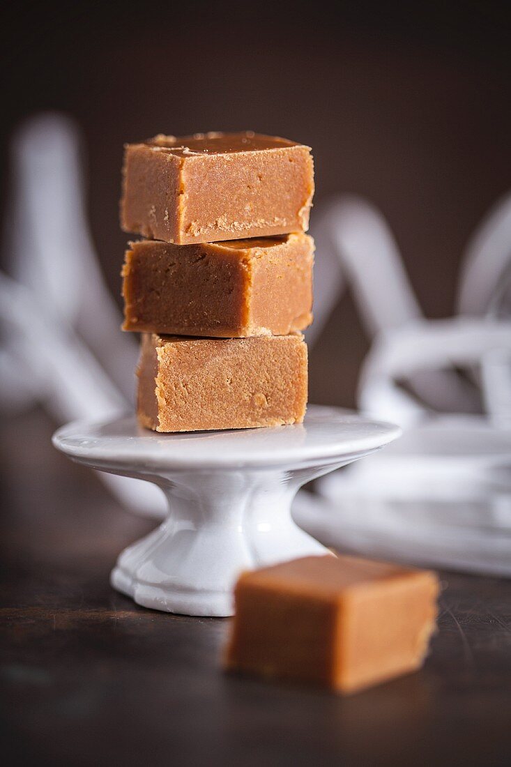 Fudge on a small cake stand