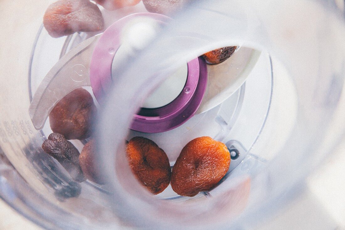 Dried fruits in a mixer (seen from above)