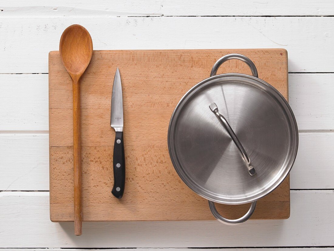 Kitchen utensils for preparing vegetables