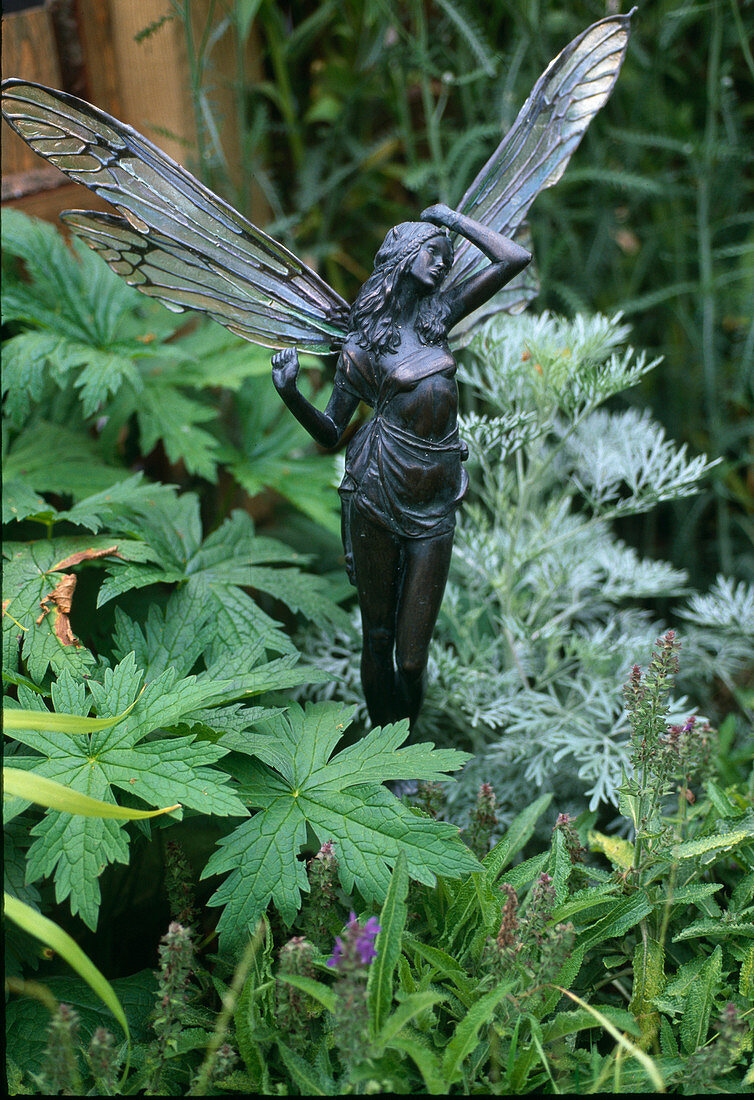 Bronze garden elf