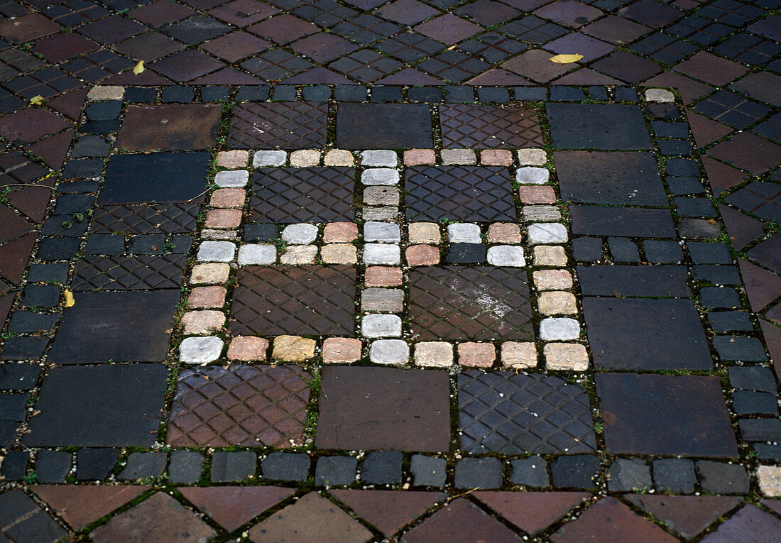 Cobblestone paving