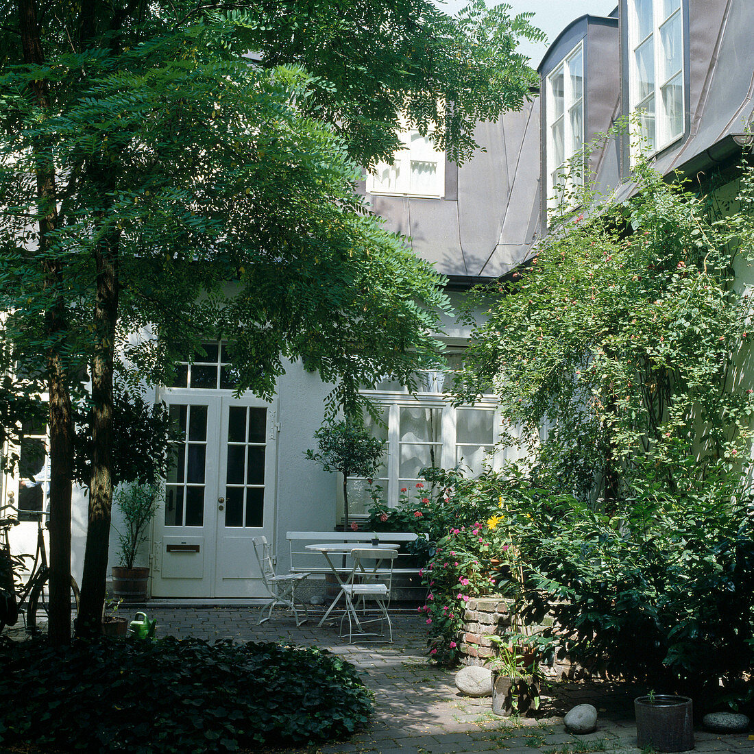 Atrium garden with bricked fountain