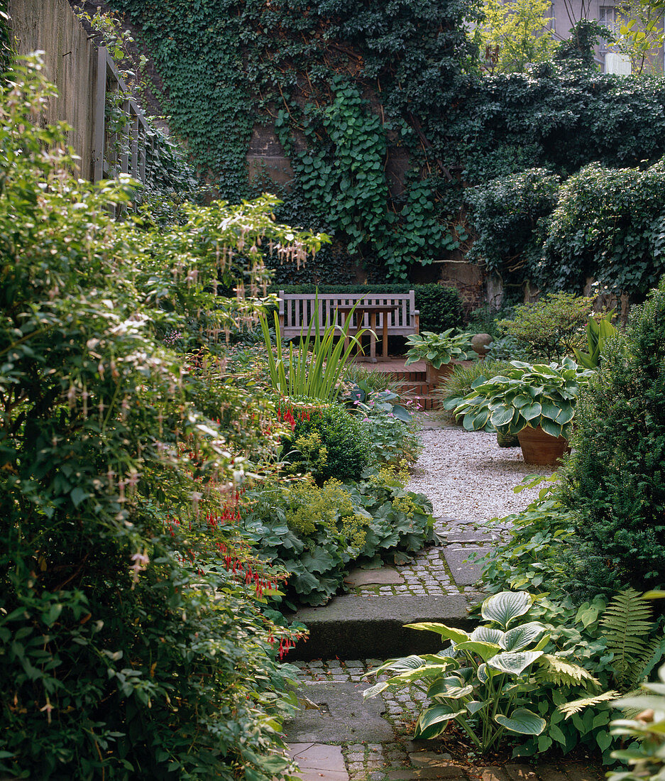 Backyard towel garden