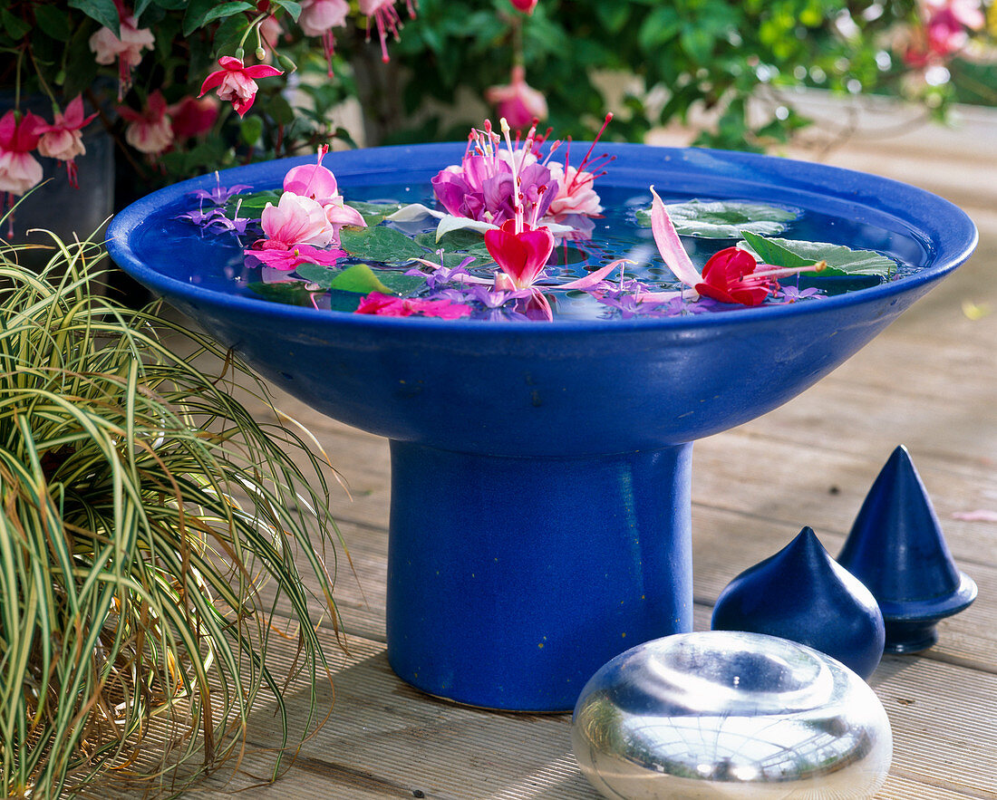 Bowl with flowers