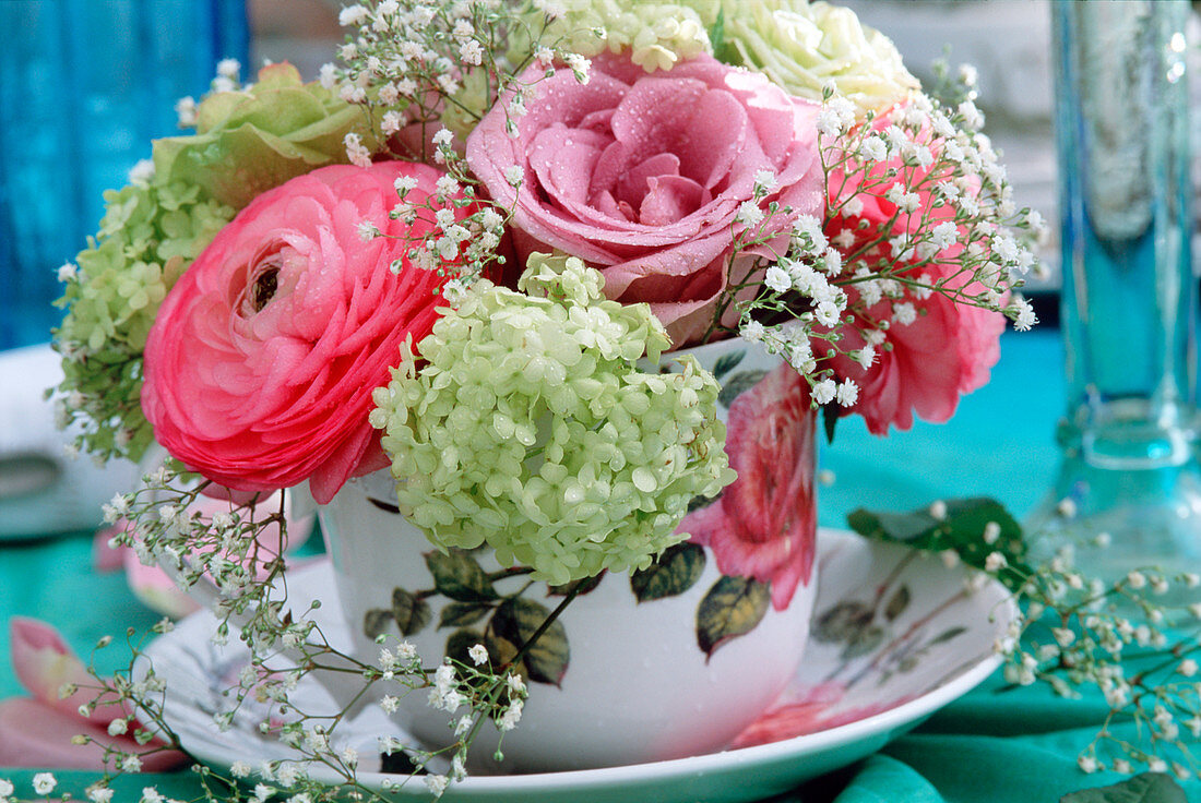 Bouquet with pink roses, Gypsophila (baby's breath)