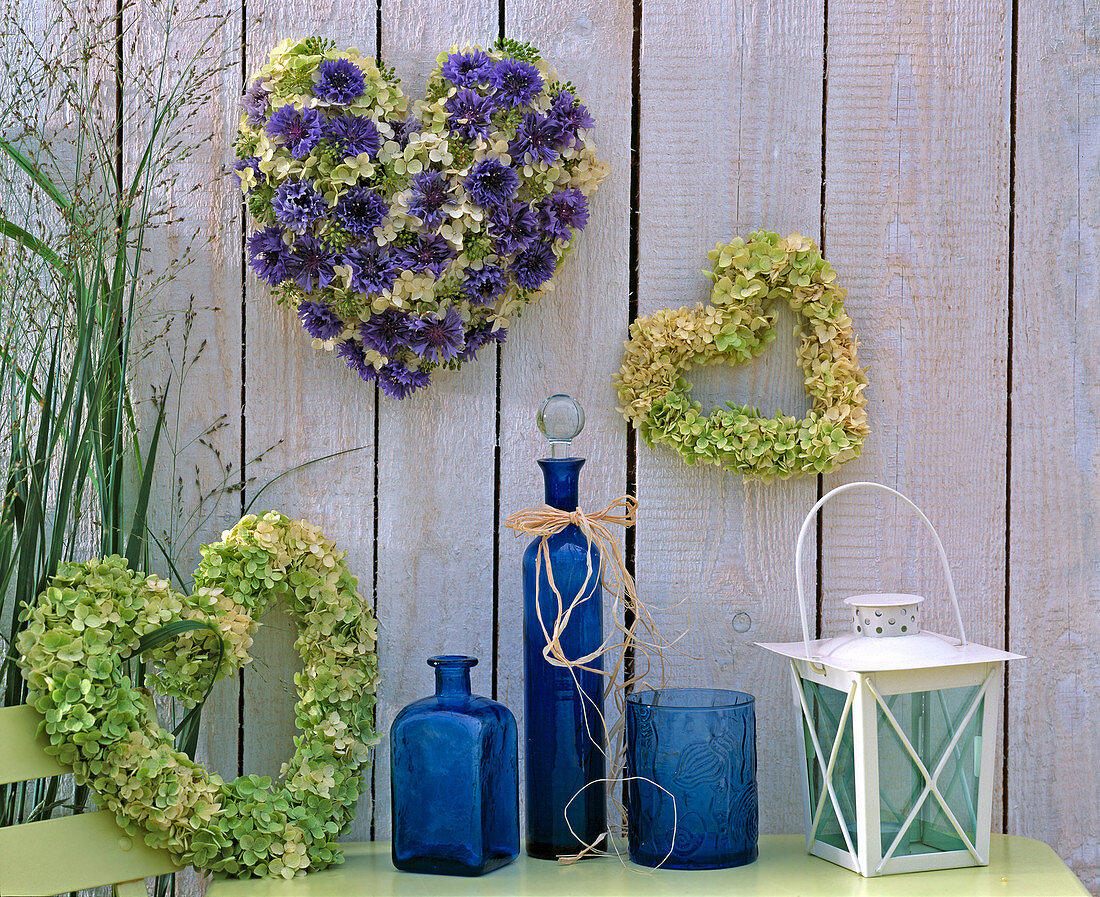 Wire hearts wrapped with hydrangea (hydrangea flowers)