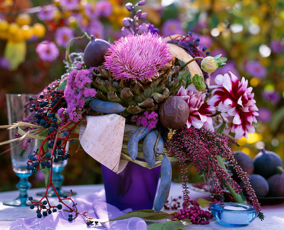 Cynara (artichoke flower), Dahlia (dahlias), Calluna (heather)