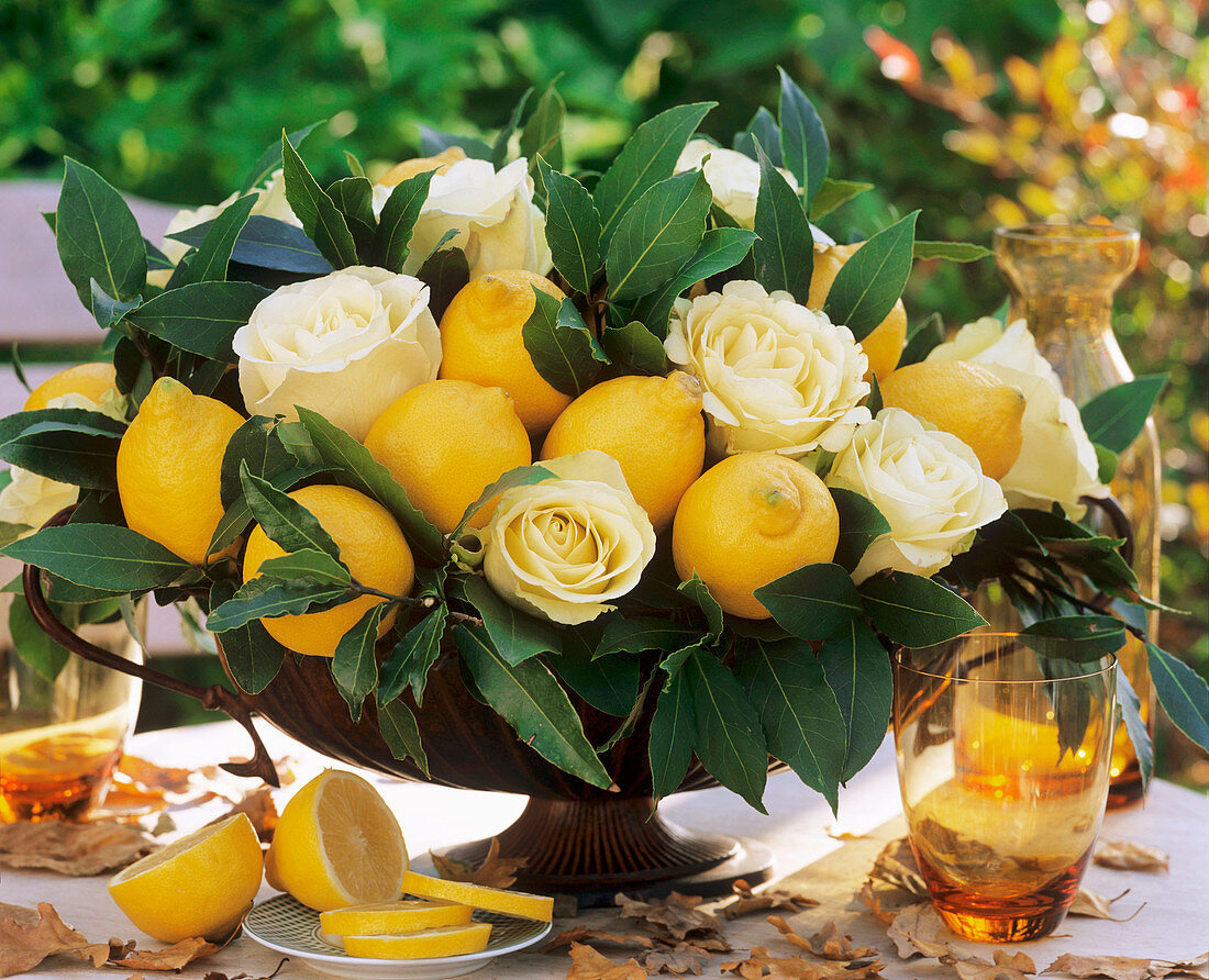 Lemon rose table decoration