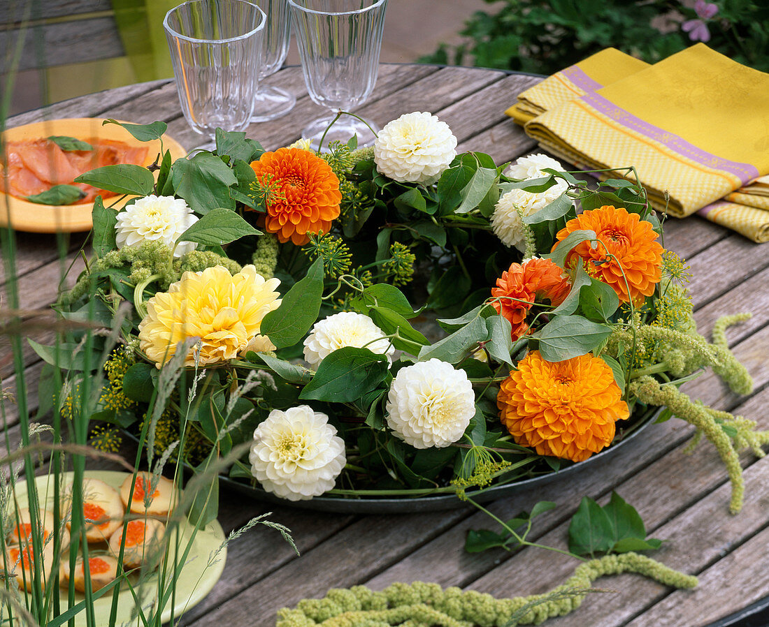 Plate wreath of dahlias, forest vine, foxtail 'pony tails' and dill flowers