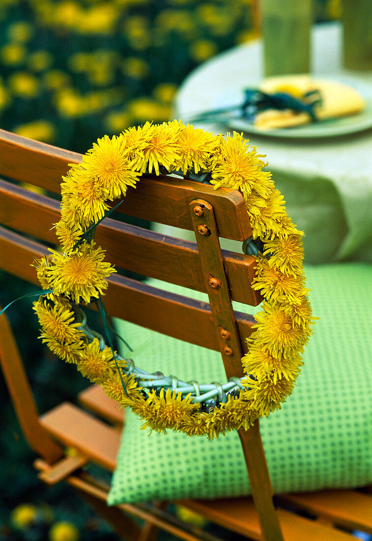 Dandelion wreath