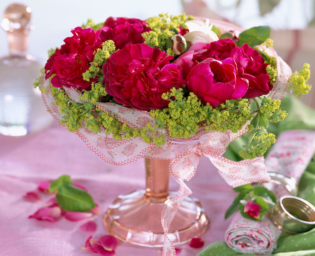 Paeonia (peonies), phlox in glass bowl with base