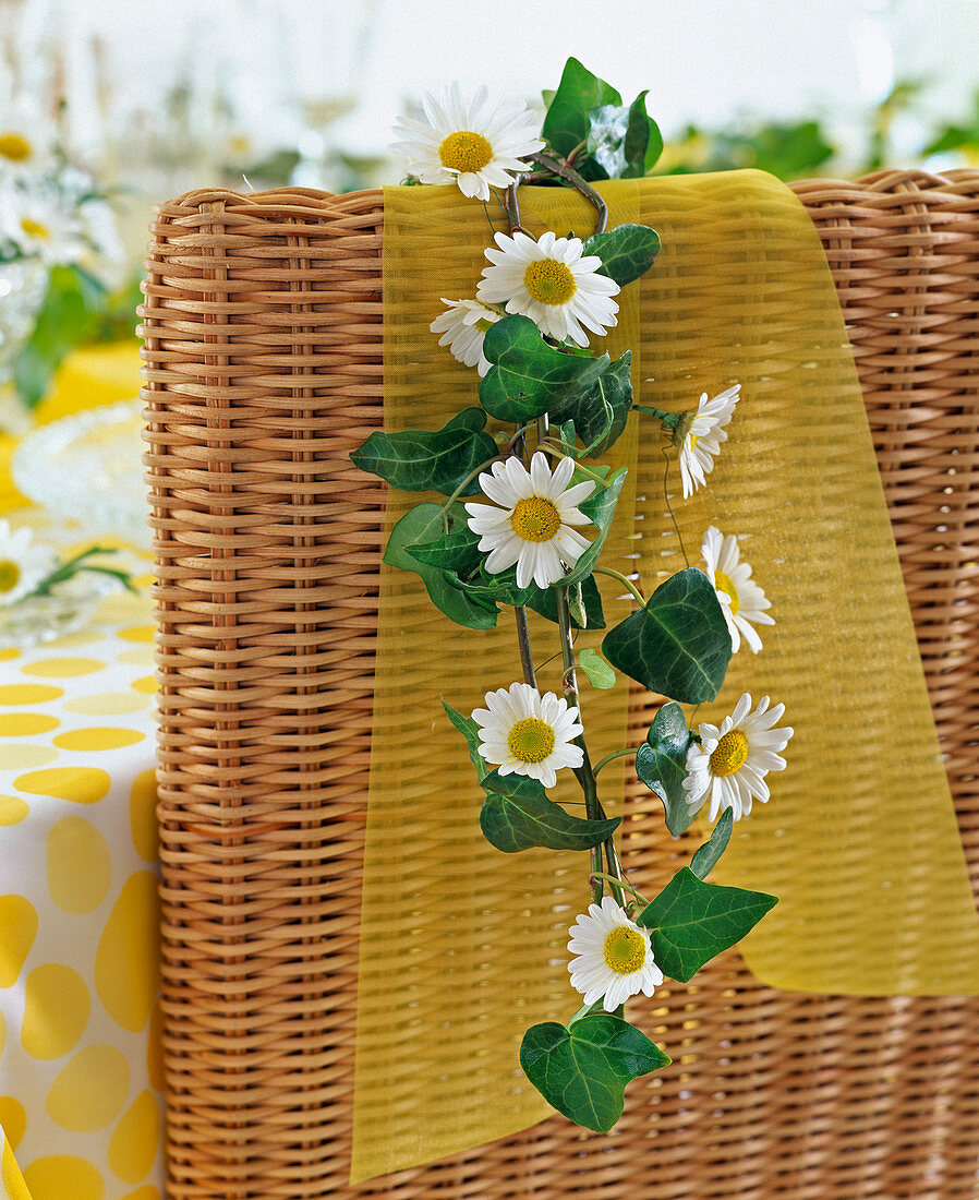 Daisies Ivy Garland