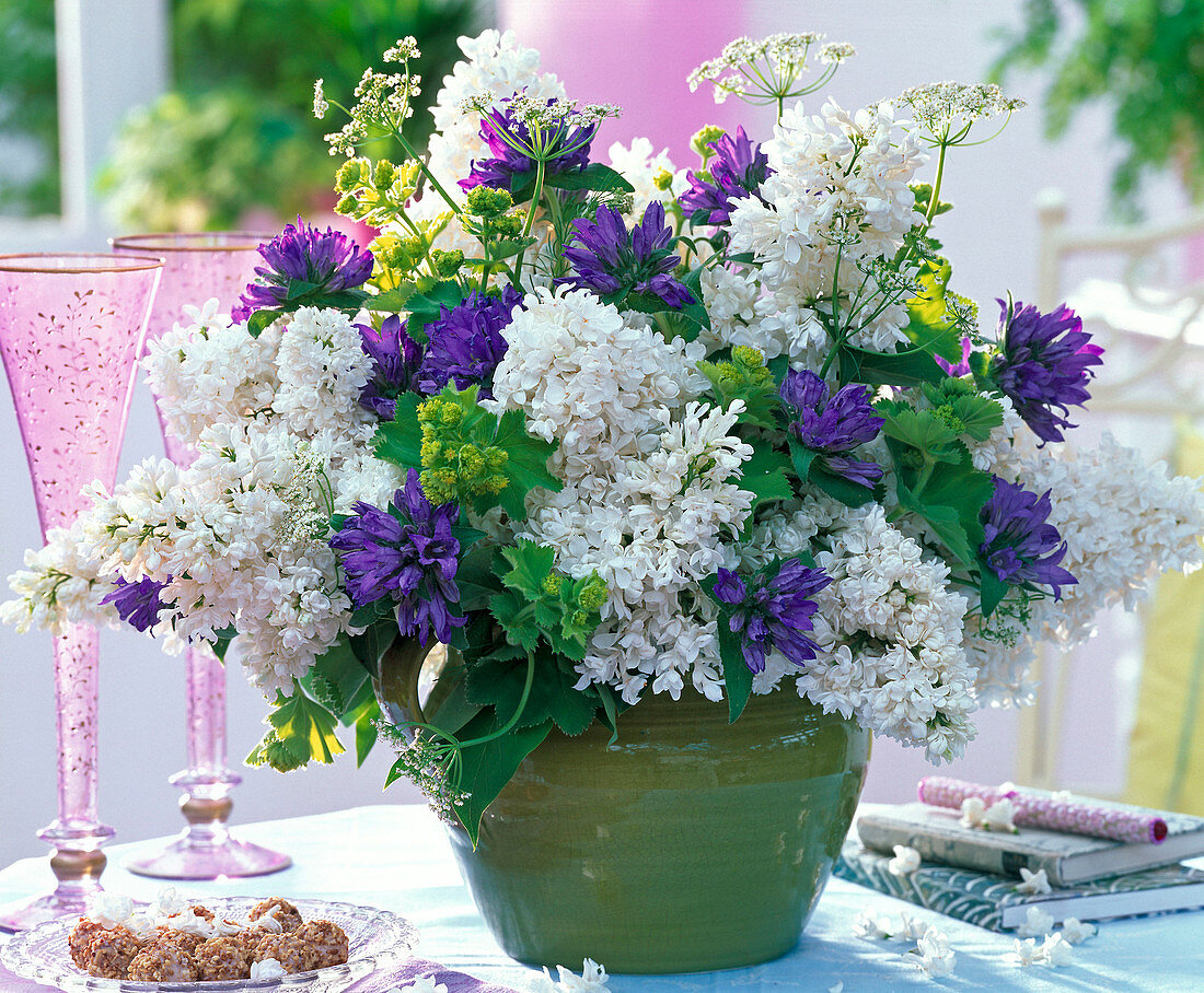 Bouquet from Syringa, Campanula glomerata