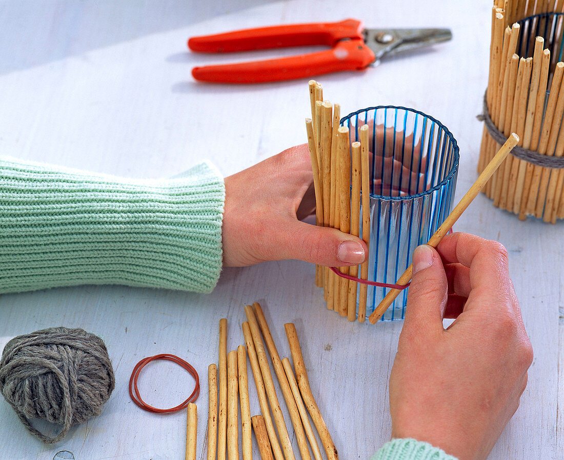 Decorate glasses with willow sticks