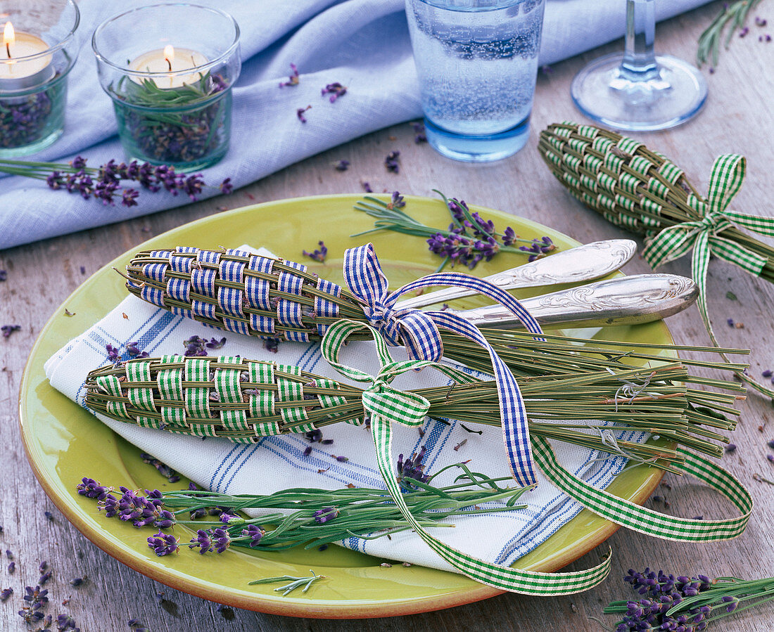 Lavender bottles with chequered ribbon: 5/5