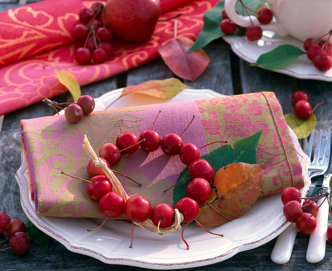 Ornamental apple wreath (3/3)