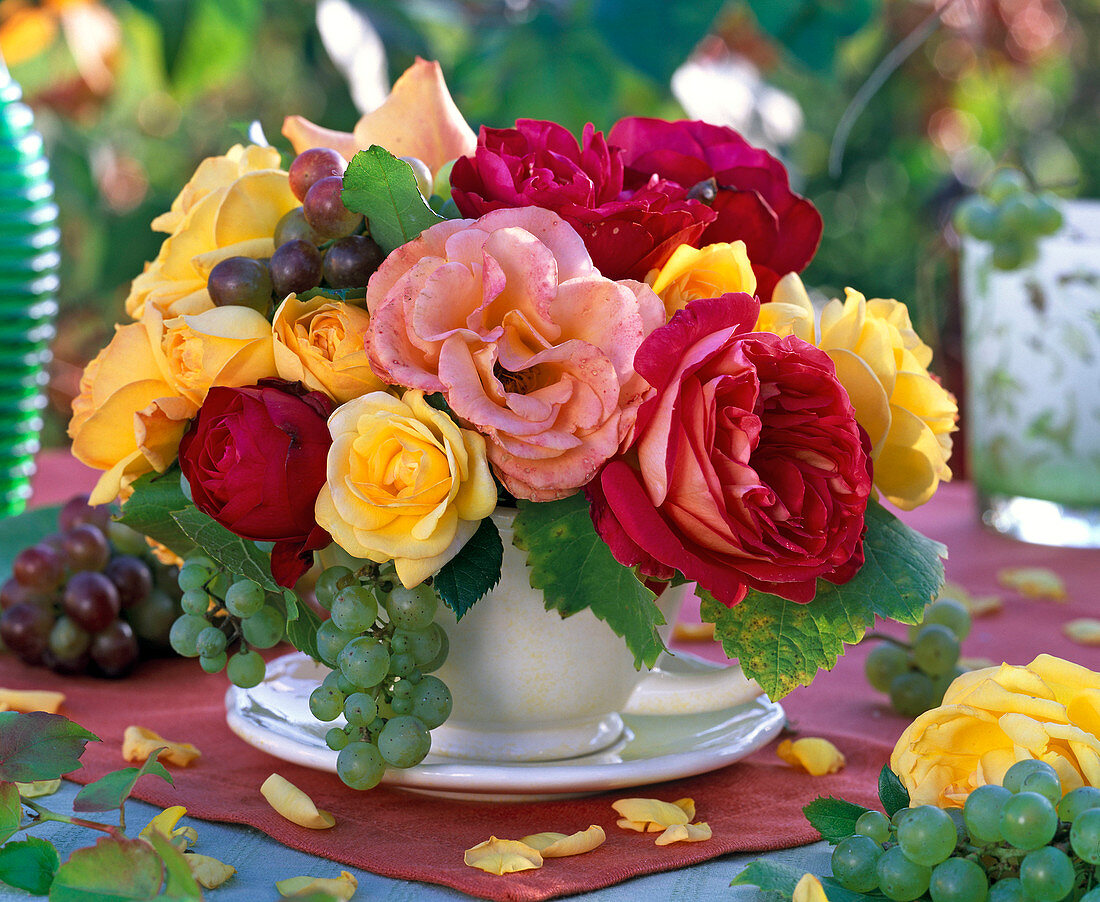 Bouquet of pink in yellow, orange and red, Vitis