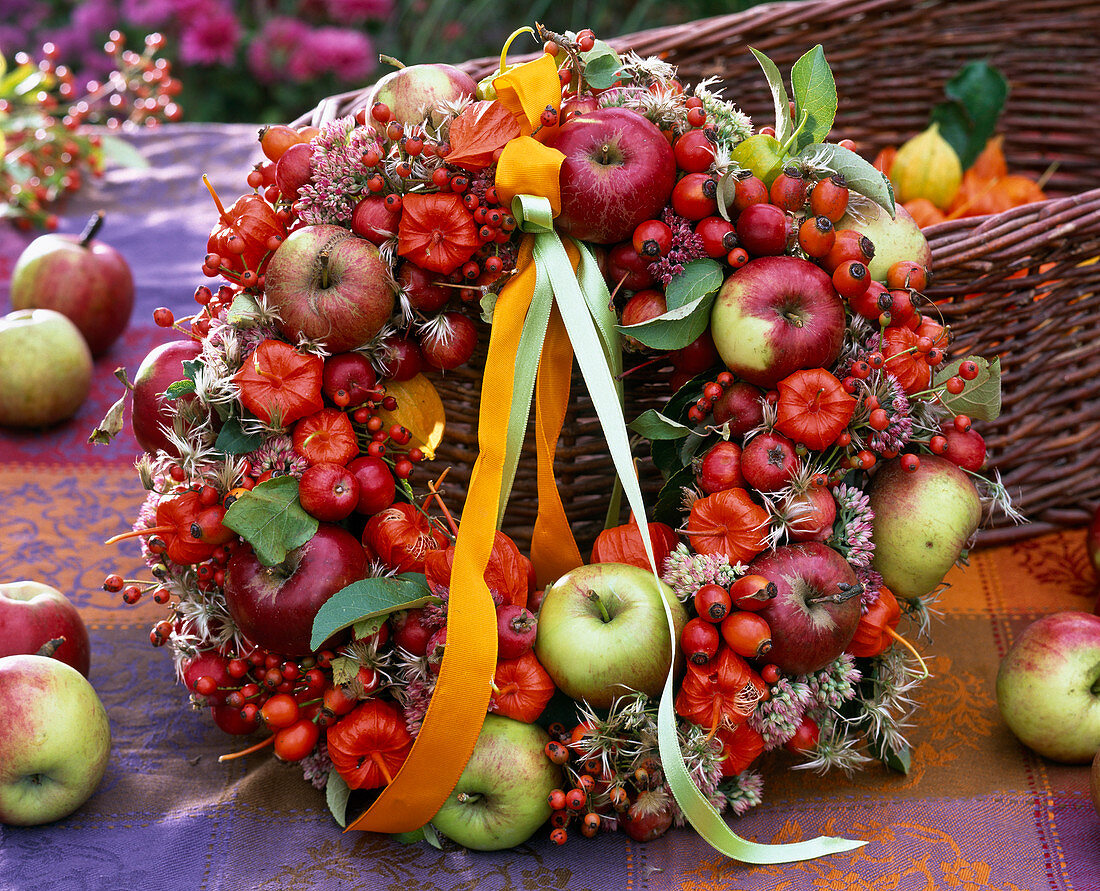 Wreath of malus, rosehips, physalis