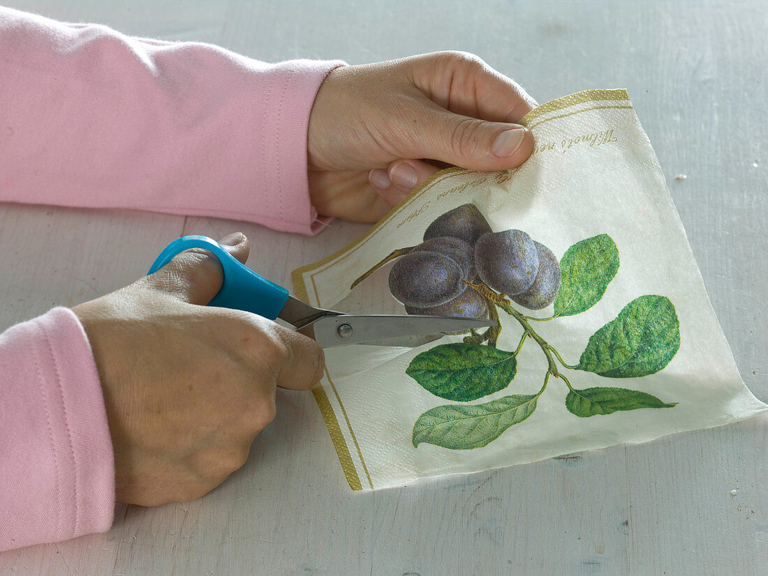 Butterbrottüten mit Serviettentechnik als Windlichter: 2/5