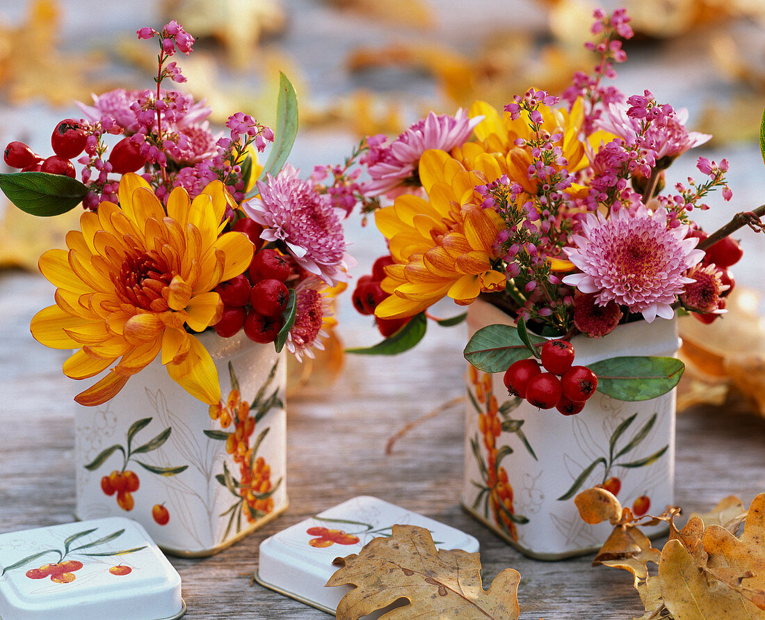 Small bouquets of chrysanthemum, Erica