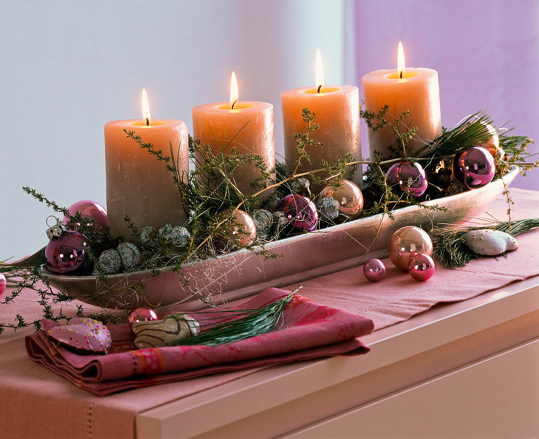 Advent wreath in a long ceramic bowl