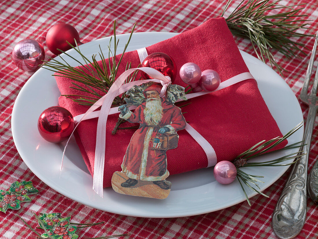 Red napkin with pink ribbon, glossy picture (wafer)