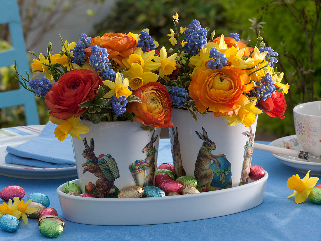 Small Easter bouquets of Ranunculus, Narcissus