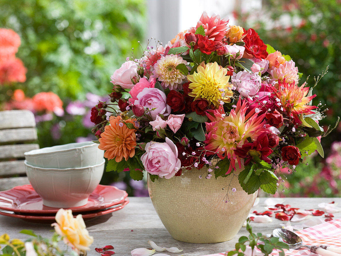 Late summer bouquet with pink (roses), dahlia (dahlias)