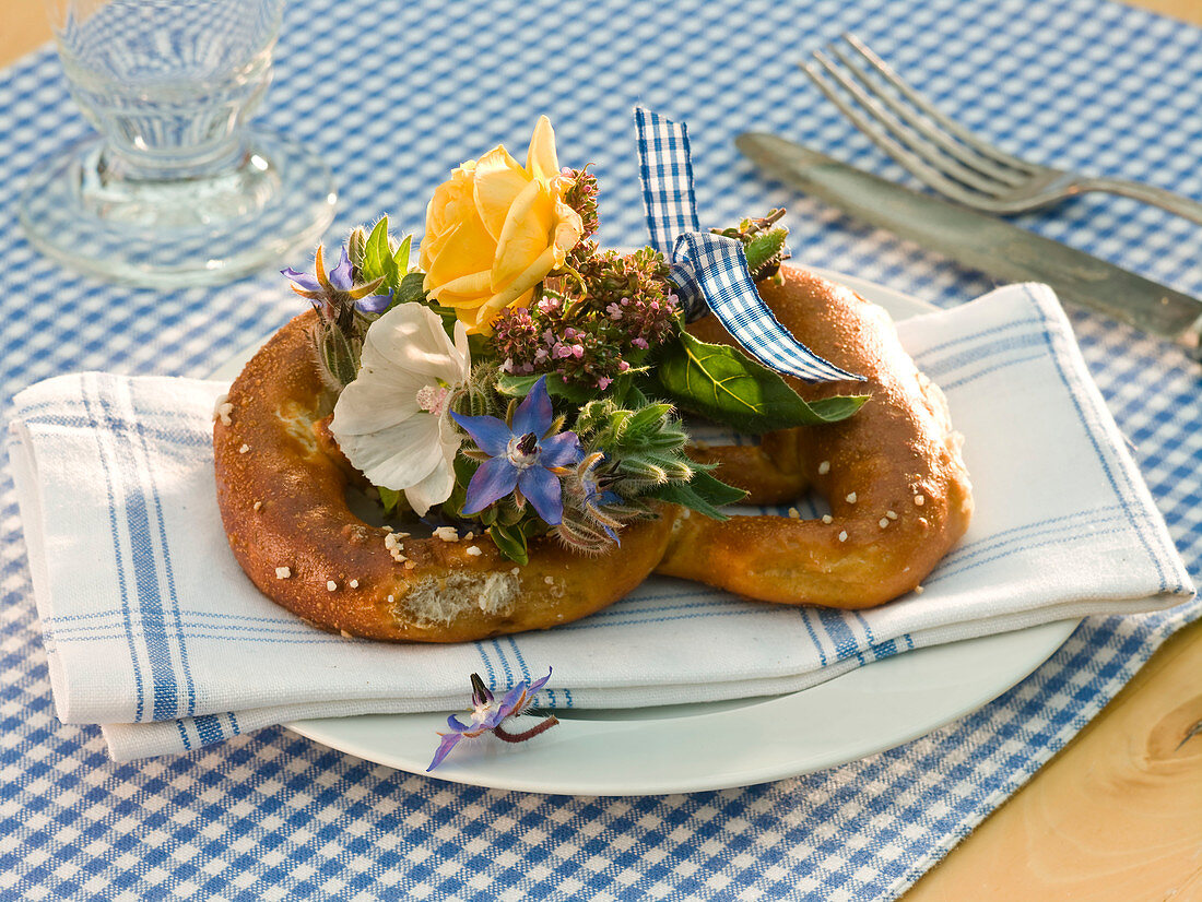 Bavarian plate decoration with edible flowers