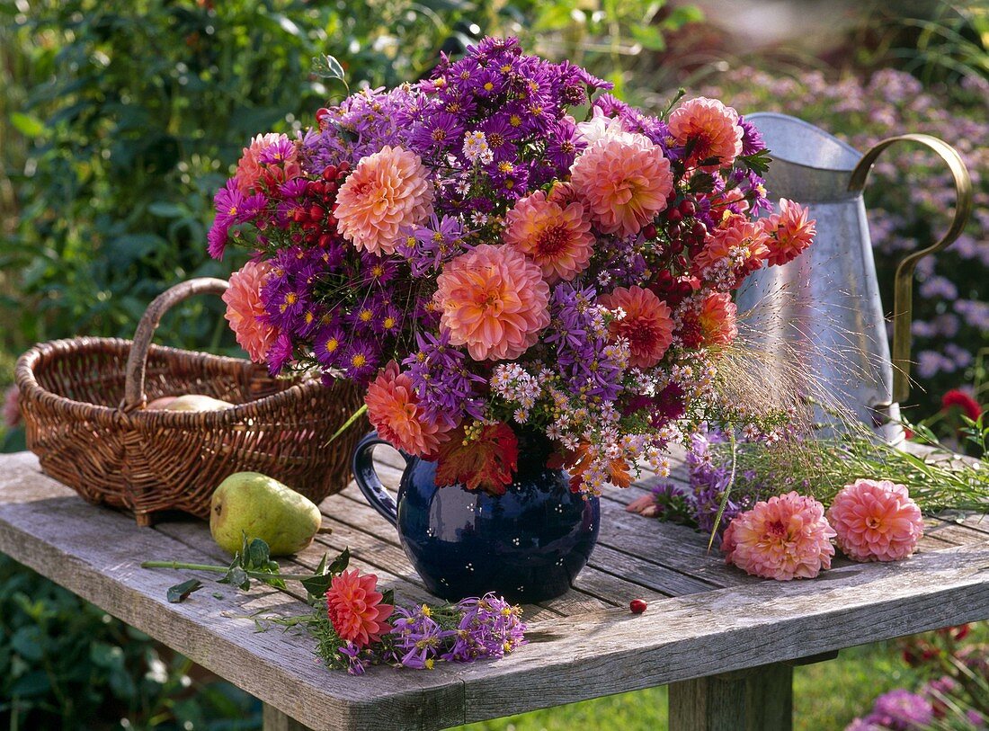 Autumn bouquet made of Dahlia, Aster (winter aconite), Panicum