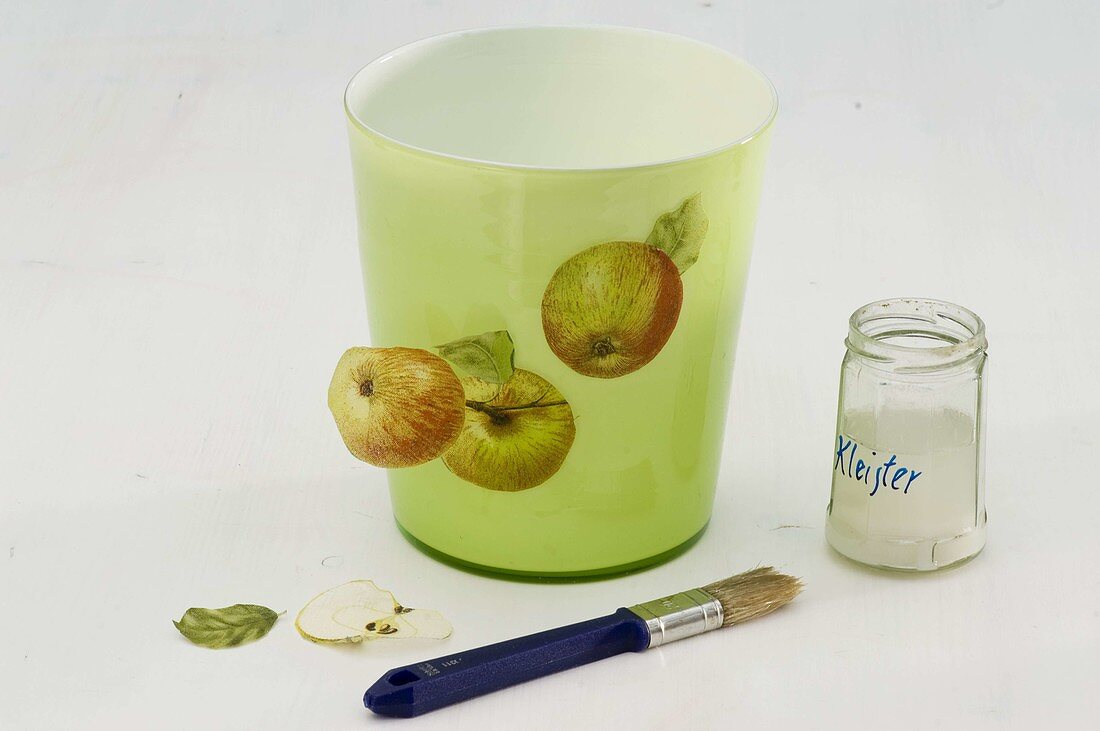 Glasses as lanterns with napkin technique 'Apples' (4/5)