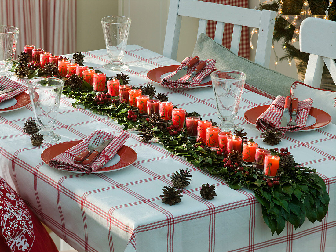 Table runner made of Ilex leaves