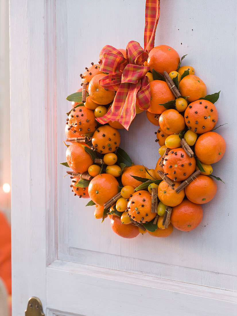 Citrus scented door wreath (tangerine and kumquat)