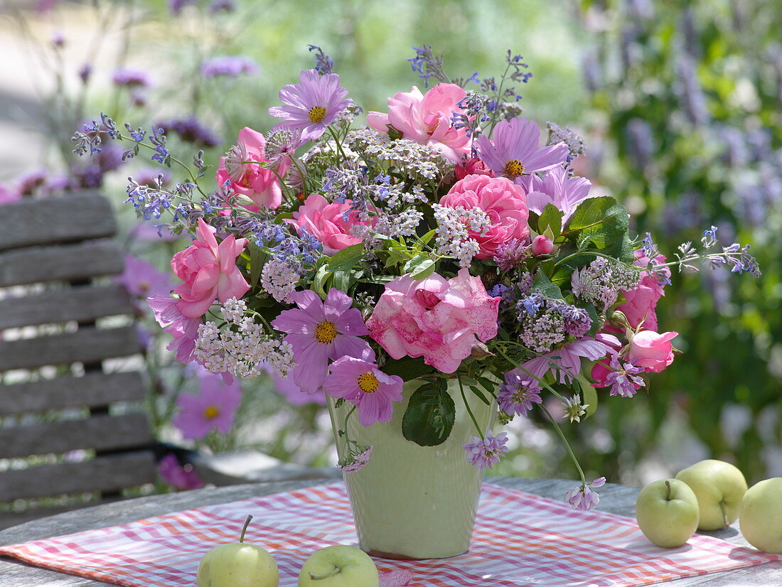 Rosa, Cosmos, Achillea, Nepeta